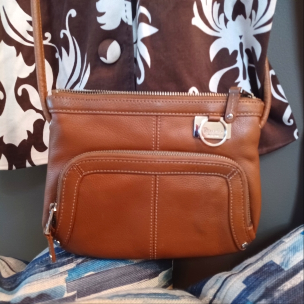 Tignanello crossbody purse